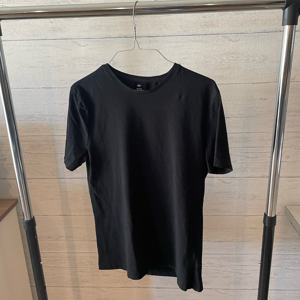 Men's H&M Black Shirt (Size Medium)